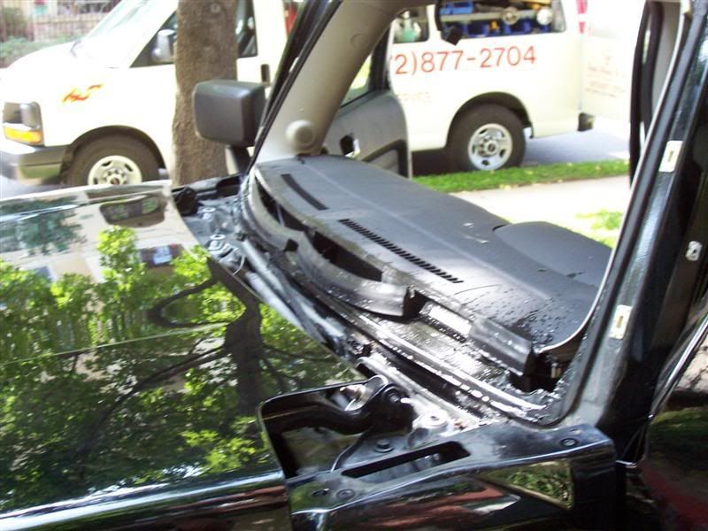 H3 HUMMER H3 Windshield Replacement Process Overview Hummer4x4Offroad